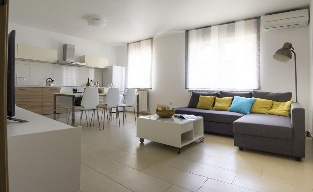 Apartments Nicole Pula Habitación foto