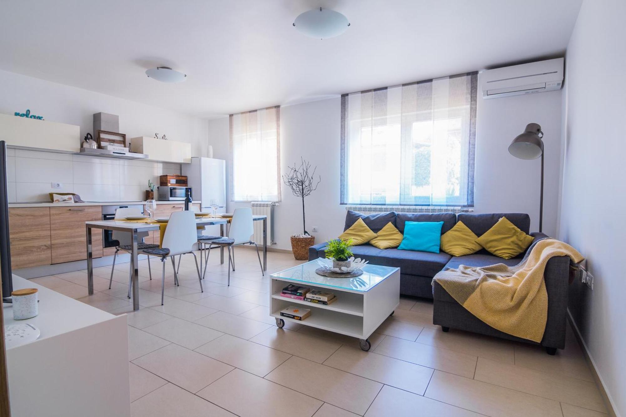 Apartments Nicole Pula Habitación foto