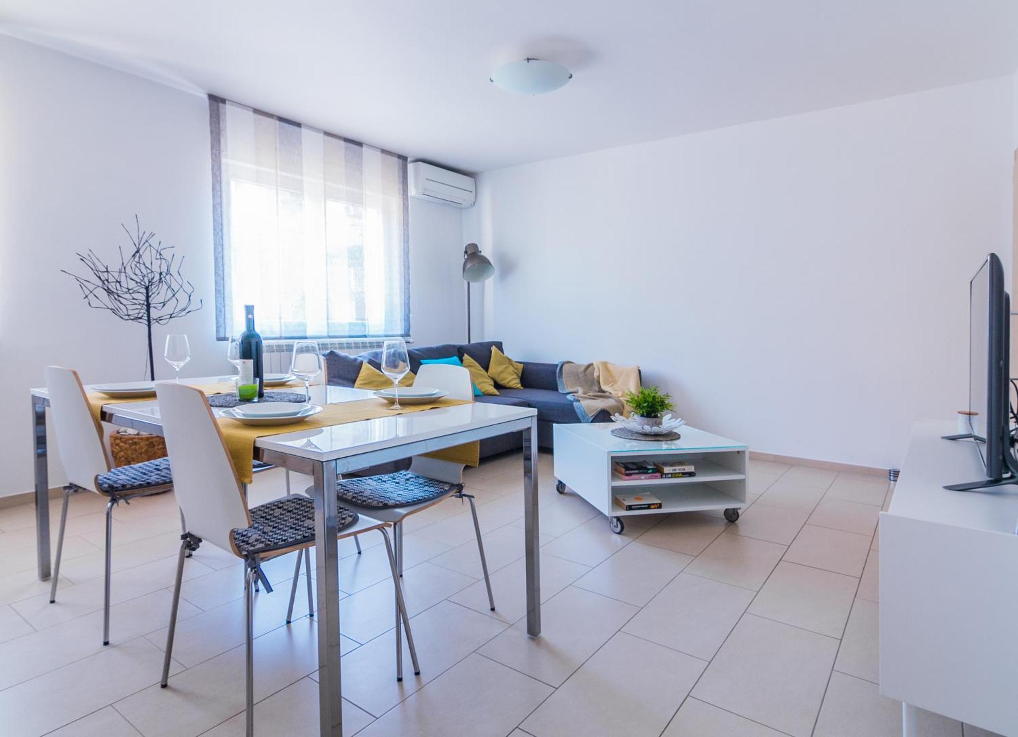 Apartments Nicole Pula Habitación foto
